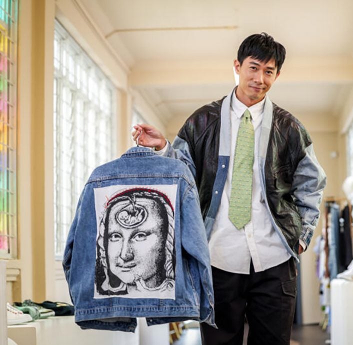 *已签发*柔:狮城二三事:狮城4艺人“开店” 卖二手物品行善