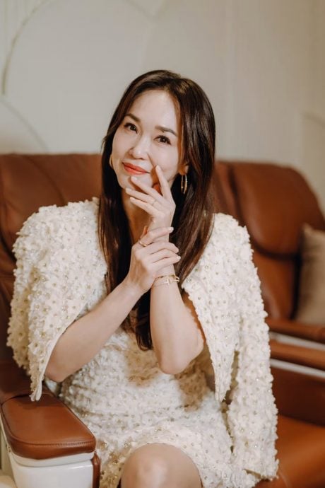 *已签发*柔:狮城二三事:范文芳出国拍戏不舍儿子 看他哀怨眼神就心碎