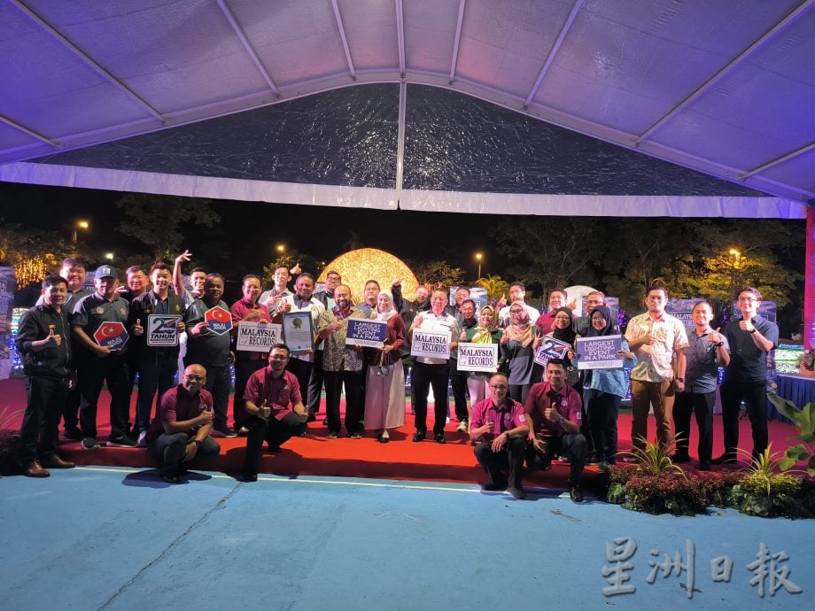 **已签发**柔:第三版头条:反应热烈,古来全马最大灯展延至1110
