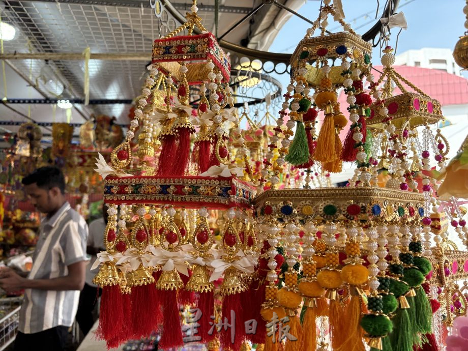 **已签发**柔:第二版头条:【特稿】:走一趟屠妖节年货市集,为印裔同胞选购好礼