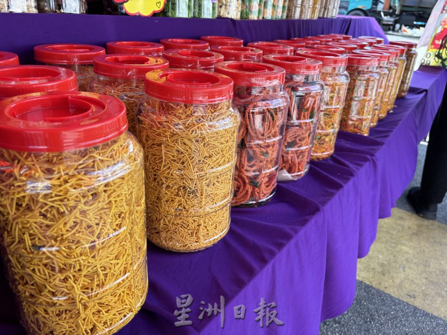 **已签发**柔:第二版头条:【特稿】:走一趟屠妖节年货市集,为印裔同胞选购好礼