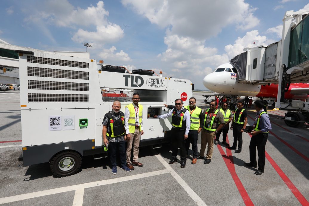 已签/陆兆福:加快航班降陆 减碳降成本