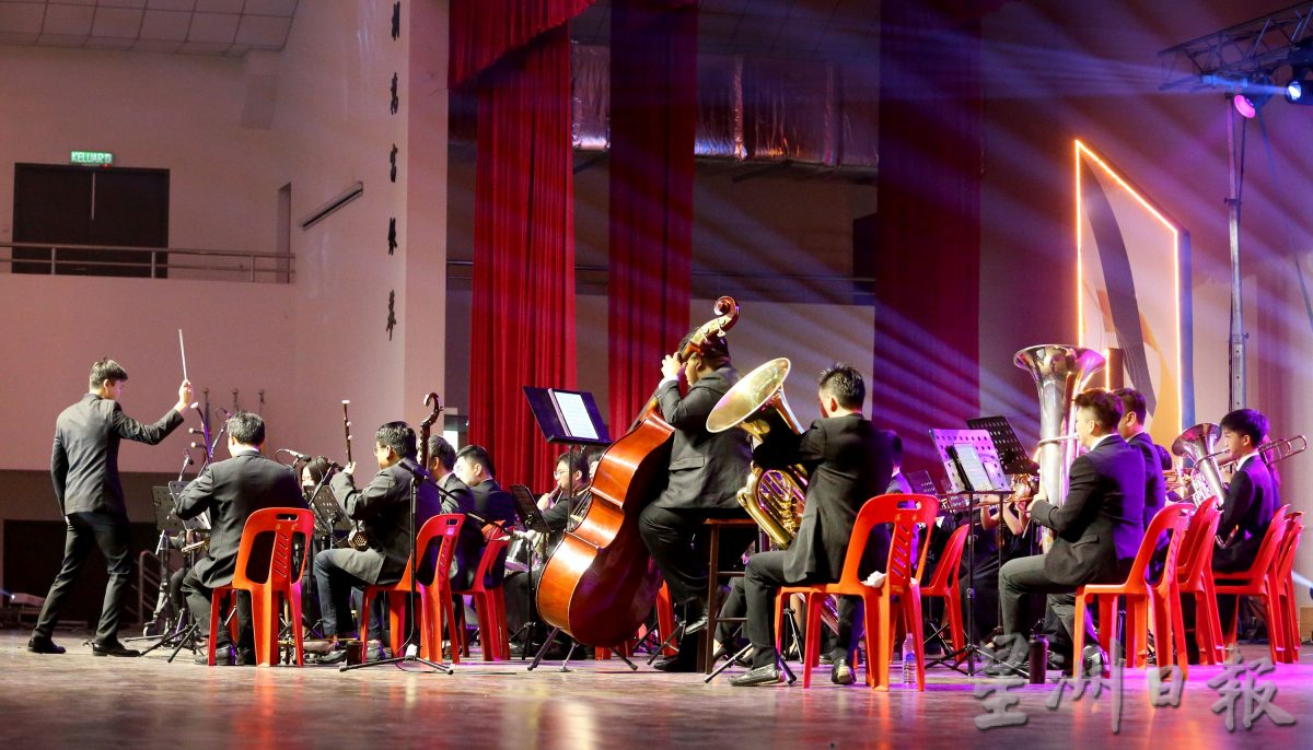 情义95报庆晚宴 歌声音乐舞蹈精彩纷呈