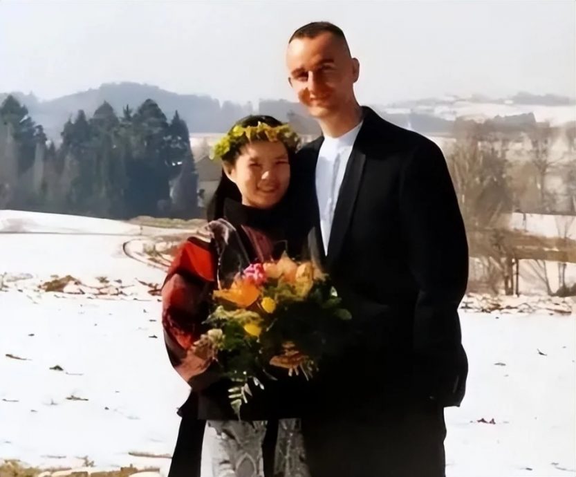 携夫最后演出网赞浪漫分手 龚琳娜情断20年婚姻