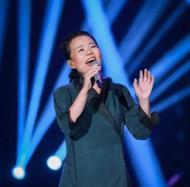 携夫最后演出网赞浪漫分手 龚琳娜情断20年婚姻