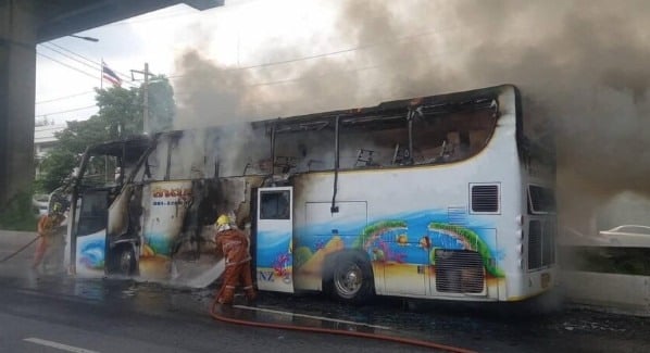 曼谷夺命巴士大火/又旧又被改装 泰失火巴士车龄54年!