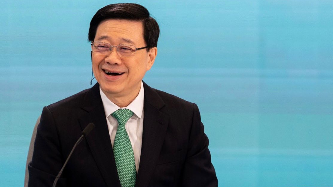 李家超:施政报告封面绿色 代表政策延续性