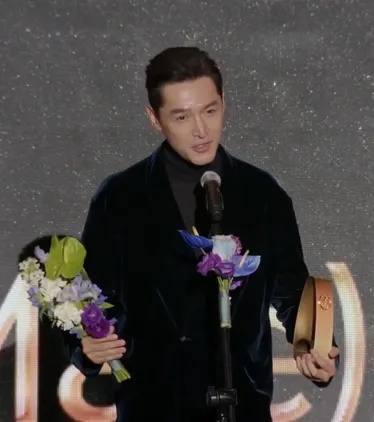 林依晨夺釜山影展视后 哽咽秀流利韩语