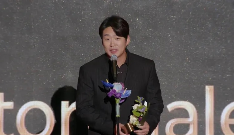 林依晨夺釜山影展视后 哽咽秀流利韩语