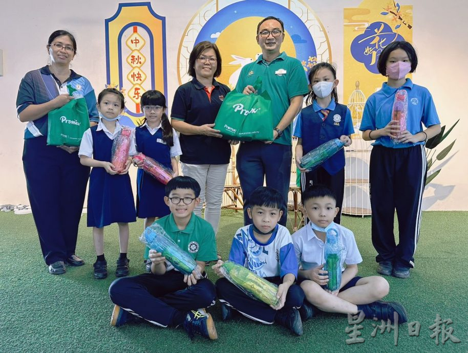 柔:教育版头:本报活动:学生阅报计划有奖填字游戏成绩出炉 銮拉央峇华民连续4期投寄最多表格