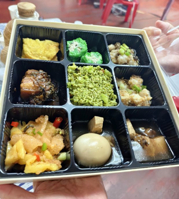 版头//大都会/边品尝广粤美食，边赏粤剧！