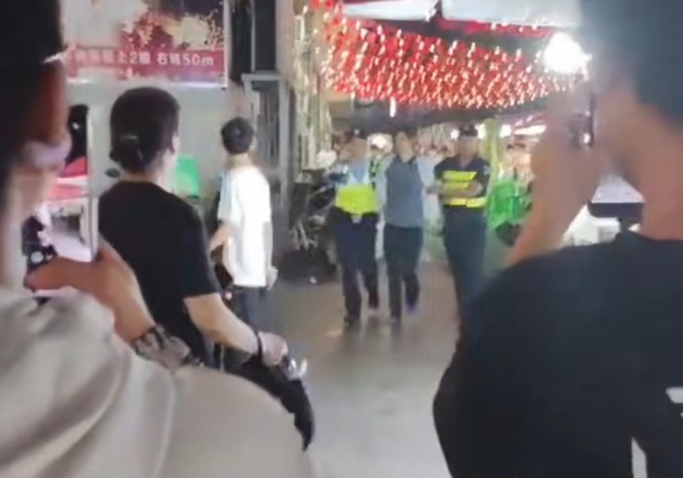 男子持双刀超市斩人酿3死15伤 连小孩也没放过