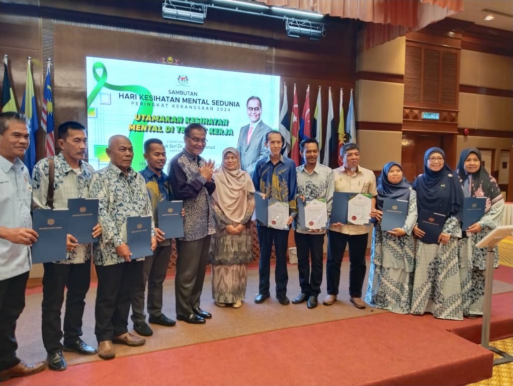 祖基菲里:电子烟套和贴纸不在卫部管辖