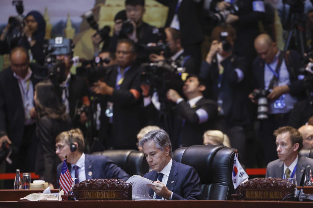 美俄外长罕见同台无接触 布林背:俄乌战争“无任何新消息” 俄外长:西方藉东盟损中俄利益