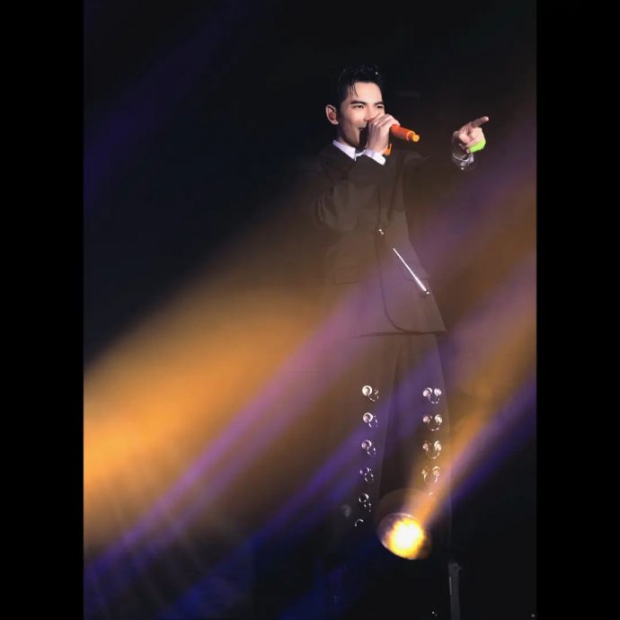 萧敬腾惊喜曝光婚纱照! 亲证10月办婚礼