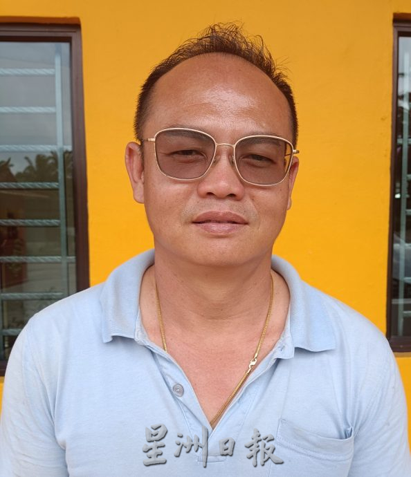 (请签发)柔:拉央拉央马华芭13公里主干道路布满坑洞 道路使用者盼当局尽快修补