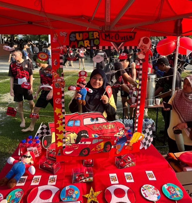 霹：学海学记/主文/“趣”享运动“味”你喝彩 升中运动会“赛车”入场