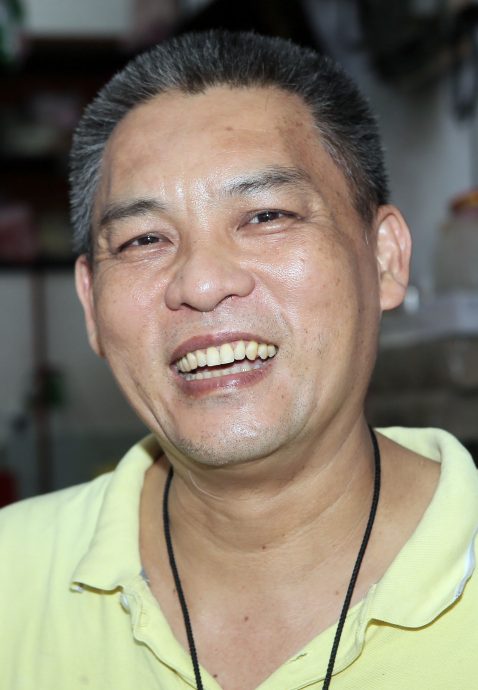 霹:封面主文/车撞店频仍引市民关注 商家提高警觉减风险