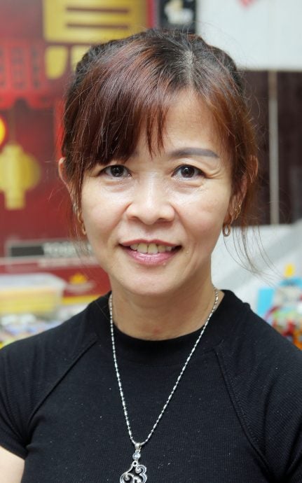 霹:封面主文/车撞店频仍引市民关注 商家提高警觉减风险