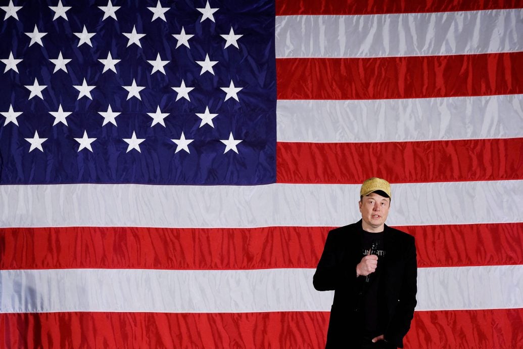 马斯克每天送100万 分析:“撒钱”作法,游走法律边缘