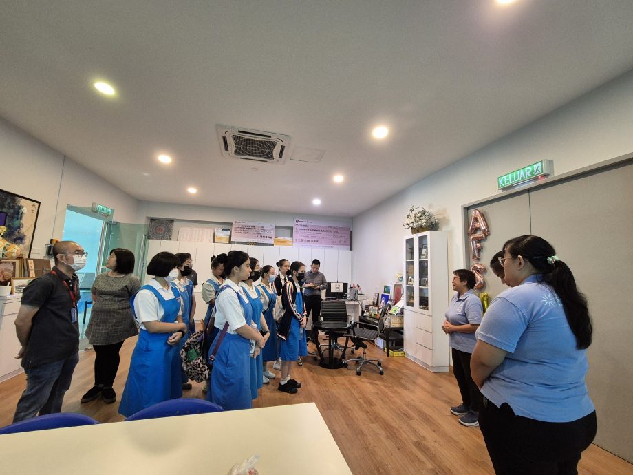 (2/10见报)大都会//(年轻人)《参访孝恩——开启新的生命之旅》