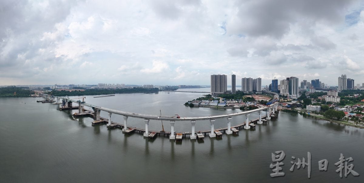 (供10月14日)星角摄/图说大马:RTS海上段桥顺利合龙