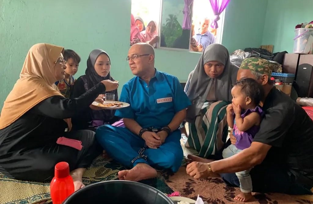 (全国版)23年前涉嫌八段分尸案而被控谋杀罪的囚犯凯鲁安华获释。