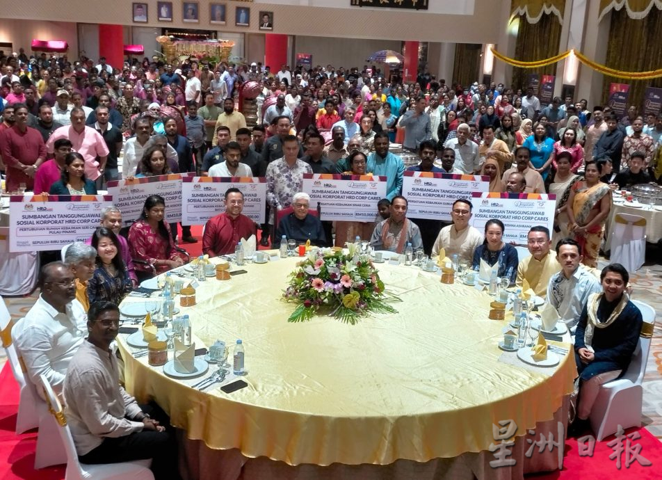 (全国版)沈志强冀人资部官员走出冷气房 与工人共在