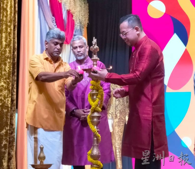 (全国版)沈志强冀人资部官员走出冷气房 与工人共在