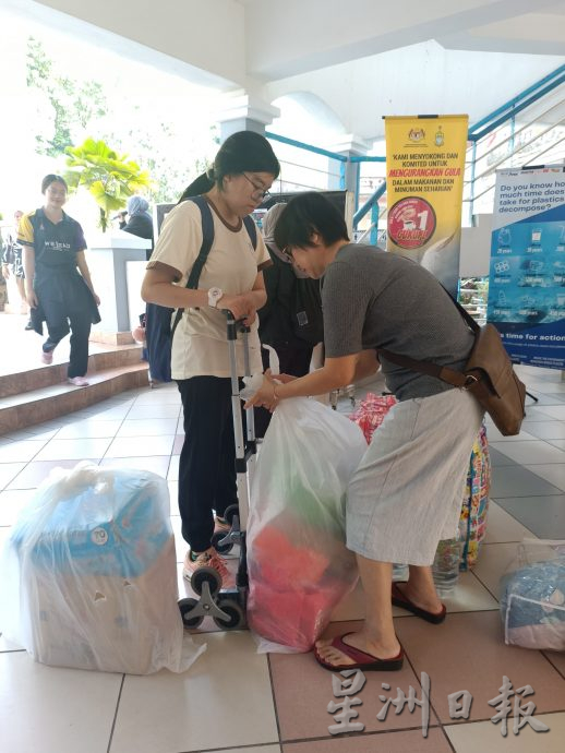 (全国版)理大迎4807新生报到 5对双胞胎引瞩目