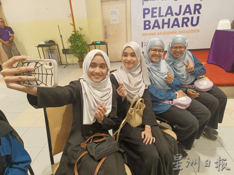 (全国版)理大迎4807新生报到 5对双胞胎引瞩目