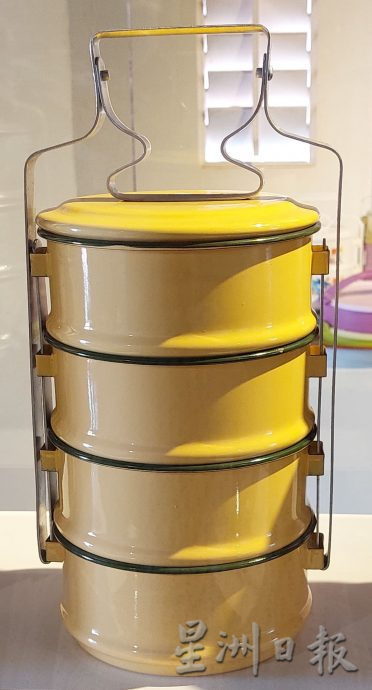 (古城封底主文)传统饭格勾起怀旧回忆