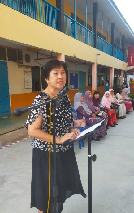 （古城封底主文）学海主文：春风化雨三十载，情撒教坦不言悔！