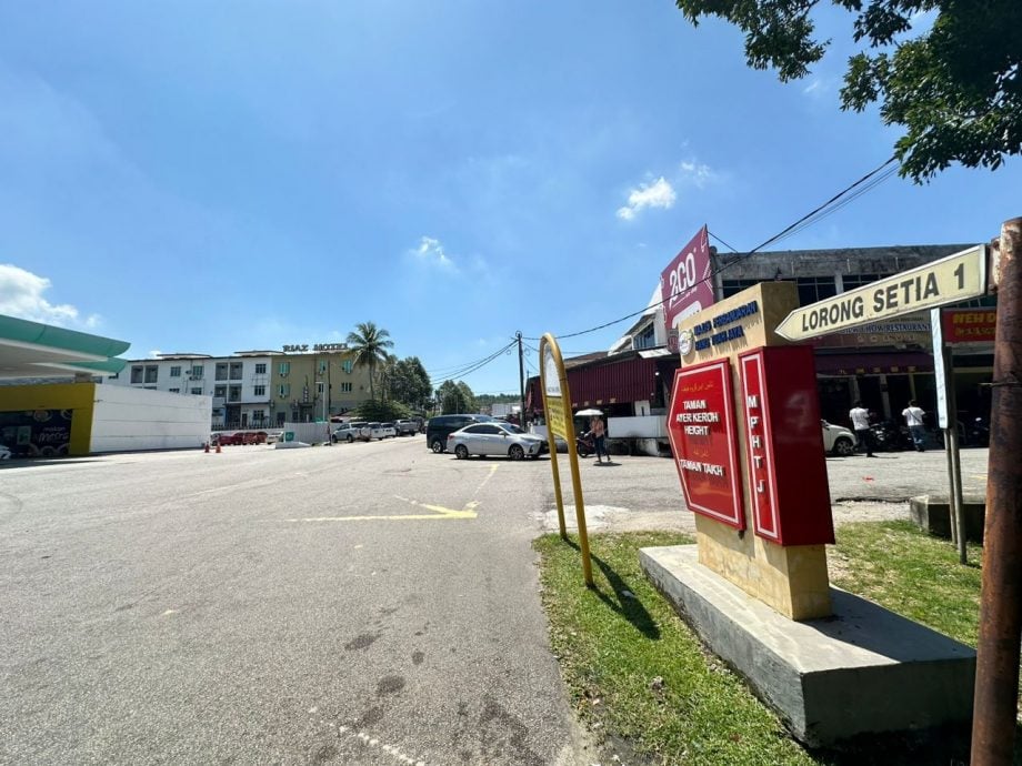 (古城封面主文)爱极乐高原路口禁右转试跑两周 首日情况顺利