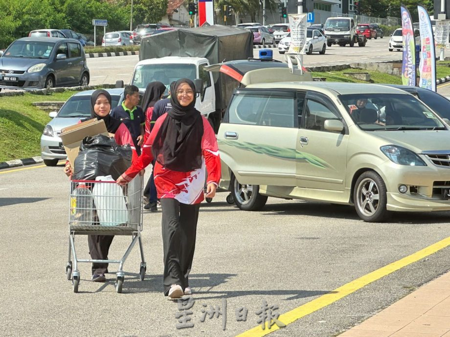 (古城封面主文)甲市政厅回收活动反应佳 冀延长活动时间推广环保