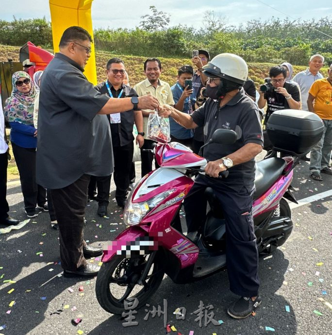 (古城封面主文)甲拟在6路口分阶段落实“无右转”措施