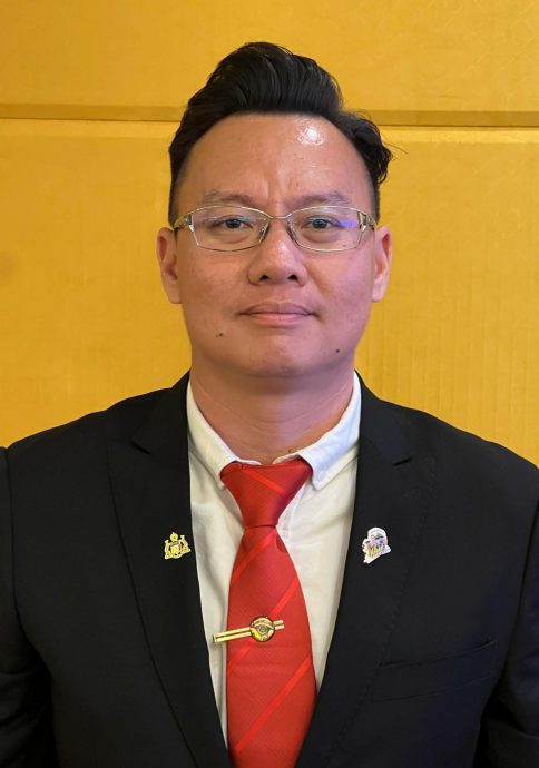 突然免费停车两周·已购买月票者:不公平