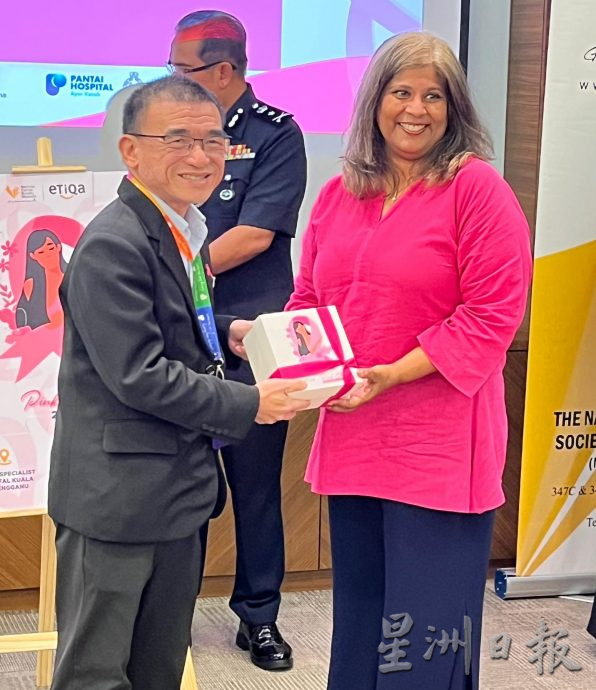 (古城第七版主文)“Pink Etiqa”流动健康筛检诊所已到甲州班台医院