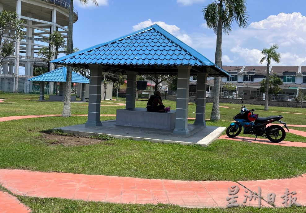 (古城第三版主文)学校路段获安装照明设施让家长感安心