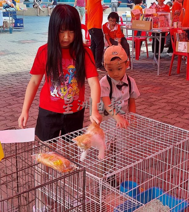 (古城第三版主文)邱培栋承诺每年拨款修德善堂2万令吉作为义诊施医赠药基金