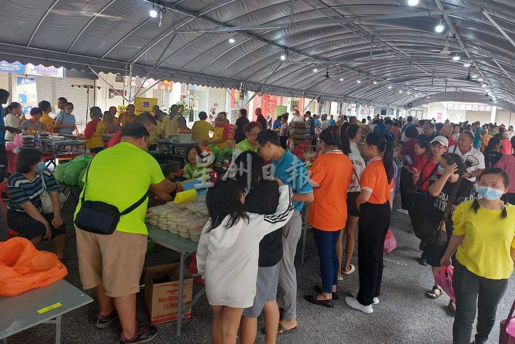 (古城第三版主文)邱培栋承诺每年拨款修德善堂2万令吉作为义诊施医赠药基金