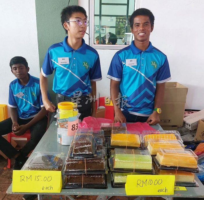 (古城第三版主文)邱培栋承诺每年拨款修德善堂2万令吉作为义诊施医赠药基金