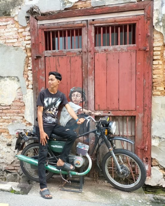 姐弟共骑 追风少年 爬墙小孩 都来了 恩尼斯与壁画主角大团圆 //主