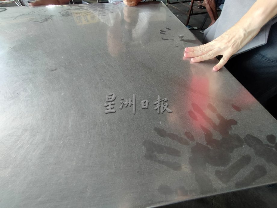 (大北马)5分钟灰尘布满桌 新关仔角尘土飞扬