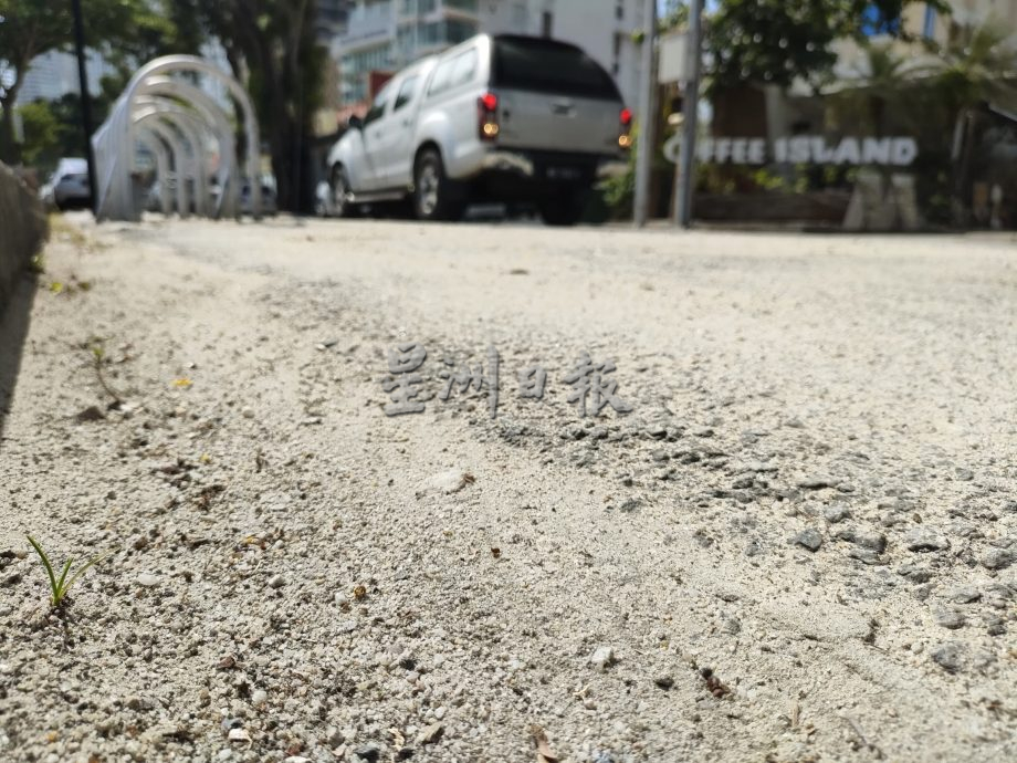 (大北马)5分钟灰尘布满桌 新关仔角尘土飞扬