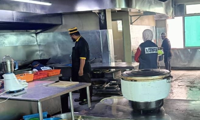 (大北马)“咸蛋发现有蛆虫”一案卫生局发现该店没有符合卫生与清洁条例因此被勒令关闭清洁