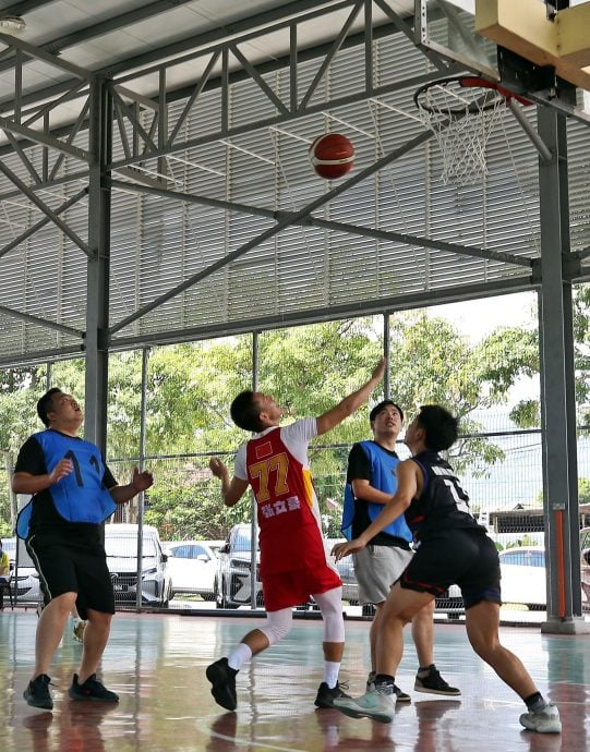 (大北马)中国海军访锺灵独中 文化交流比球技