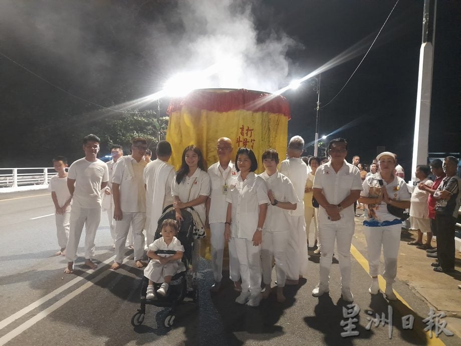 亚罗士打3斗母宫 河畔恭迎九皇銮驾