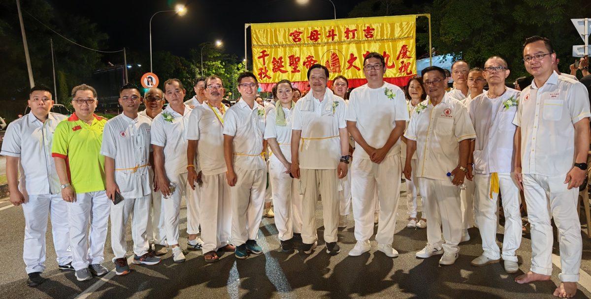 (大北马)吉打斗母宫九皇大帝圣驾回銮,吸引48支游行队伍参与。