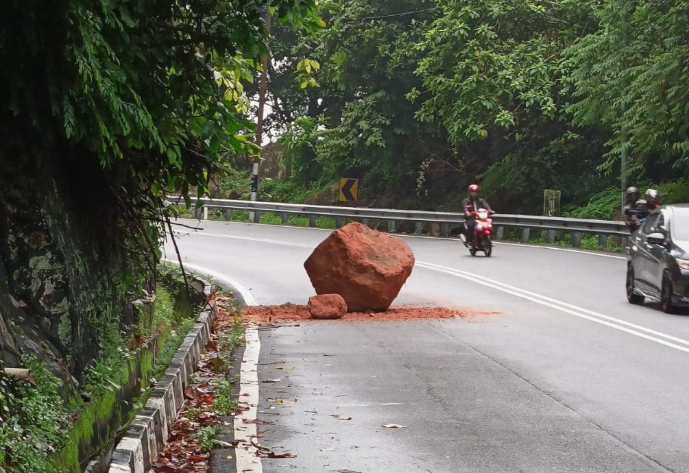 (大北马)浮罗新路巨石滚落,幸未造成人命伤亡